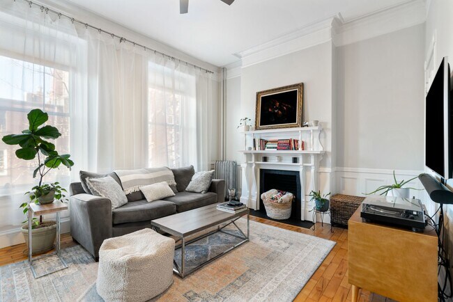 1411 Washington St, Unit 5 in Boston, MA - Foto de edificio - Building Photo