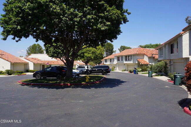 660 Valley Oak Ln in Thousand Oaks, CA - Building Photo - Building Photo