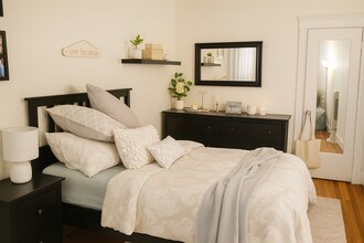 318 Saint Paul St, Unit 5 in Brookline, MA - Building Photo - Building Photo