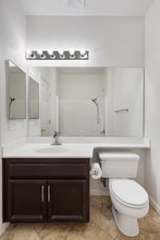 4530 Bollenbacher Ave in Sacramento, CA - Foto de edificio - Building Photo