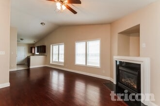 10417 Hugue Way in Charlotte, NC - Foto de edificio - Building Photo