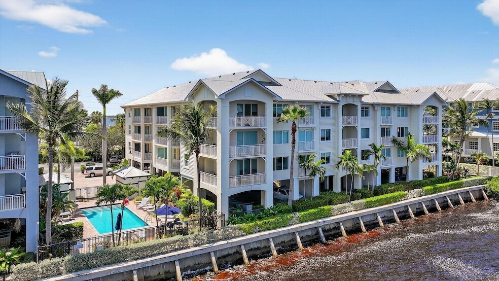 275 NW Flagler Ave, Unit 204 in Stuart, FL - Building Photo