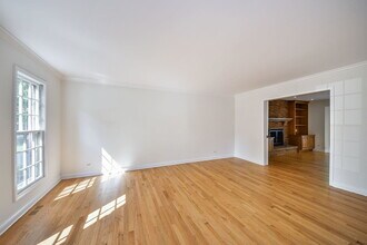 825 Biltmore Ct in Naperville, IL - Building Photo - Building Photo