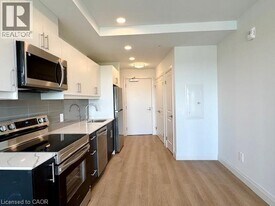 1333 Weber St E in Kitchener, ON - Building Photo