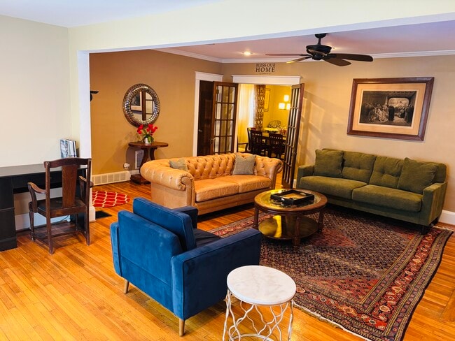 241 Tacoma Ave in Buffalo, NY - Foto de edificio - Building Photo