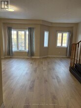 5 Freeland Hollow in Brampton, ON - Building Photo - Building Photo