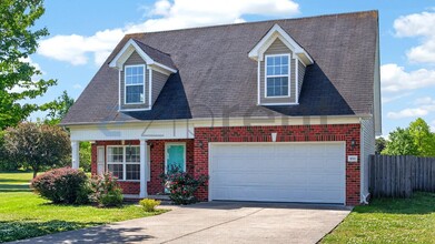 4041 Sequoia Trail in Spring Hill, TN - Foto de edificio - Building Photo