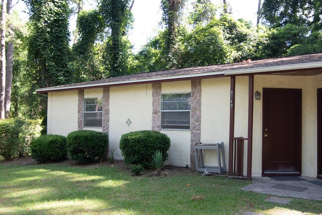 3717 Maria Cir in Tallahassee, FL - Building Photo - Building Photo