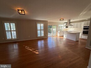 20453 Charter Oak Dr in Ashburn, VA - Building Photo - Building Photo