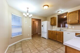 19187 Fox Chase Dr in Noblesville, IN - Foto de edificio - Building Photo