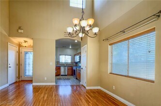 1353 Robbers Roost Ave in Henderson, NV - Building Photo - Building Photo