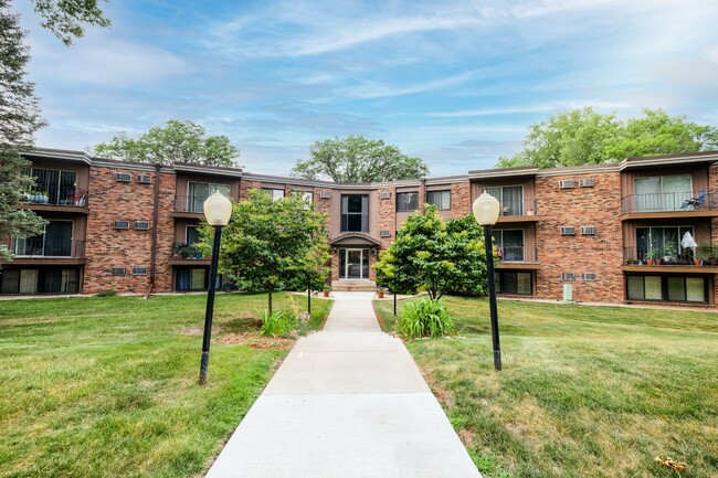 Lakehill Apartments