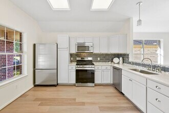 22015 Bronze Leaf Dr in Cypress, TX - Building Photo - Building Photo