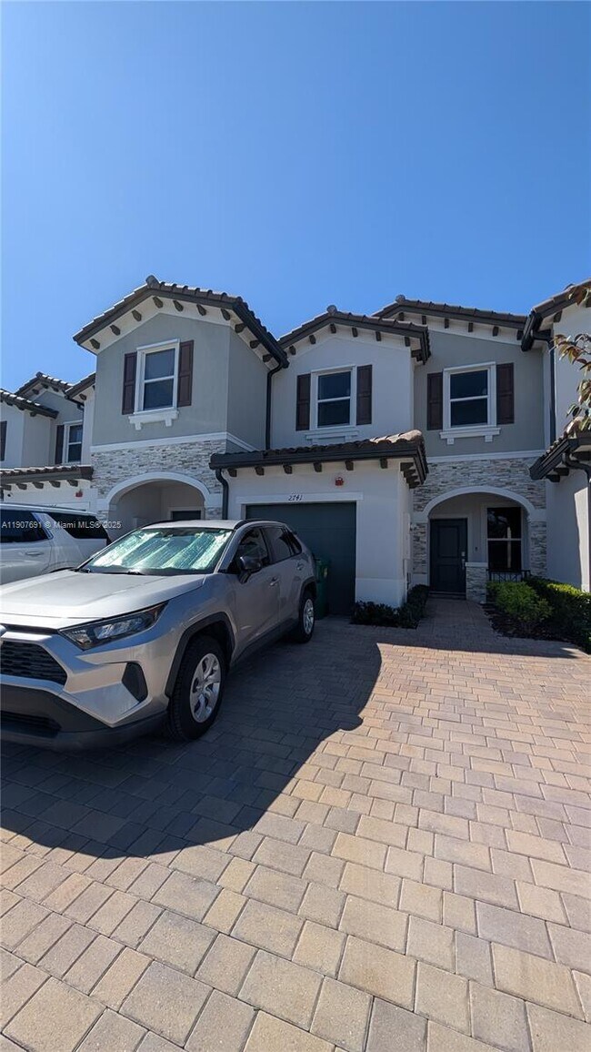 2741 NW 55th Way in Lauderhill, FL - Building Photo - Building Photo