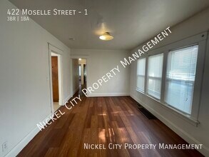 422 Moselle St in Buffalo, NY - Building Photo - Building Photo