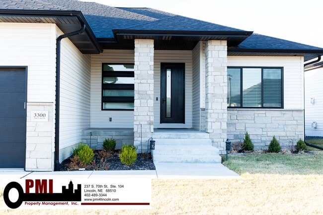 3300 Tree Line Dr in Lincoln, NE - Building Photo - Building Photo