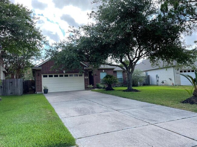 property at 5023 Logans Landing Ln