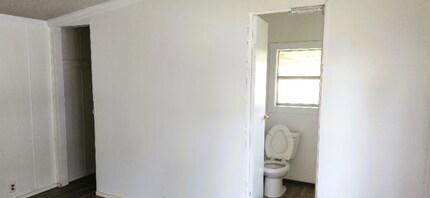 571 Cobb Dr in Jemison, AL - Foto de edificio - Building Photo