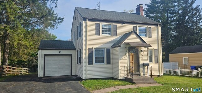 83 Forest St