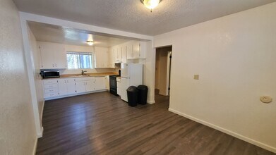 25026 CA-108 in Mi Wuk Village, CA - Building Photo - Building Photo