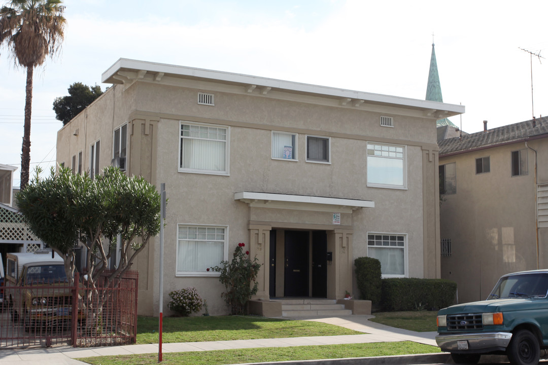 744-746 Linden Ave in Long Beach, CA - Foto de edificio