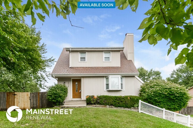 property at 6810 N Chas Dr