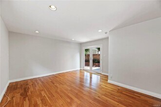 2616 N Poinsettia Ave in Manhattan Beach, CA - Building Photo - Building Photo