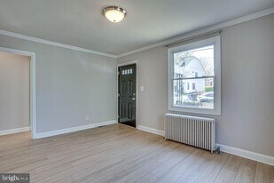 859 N Abingdon St in Arlington, VA - Building Photo