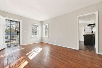 1369 Byrere Terrace SW in Atlanta, GA - Building Photo - Building Photo