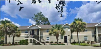 Oakdale Apartments in Defuniak Springs, FL - Building Photo