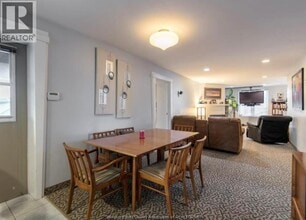1679 Drouillard Rd in Windsor, ON - Building Photo - Building Photo