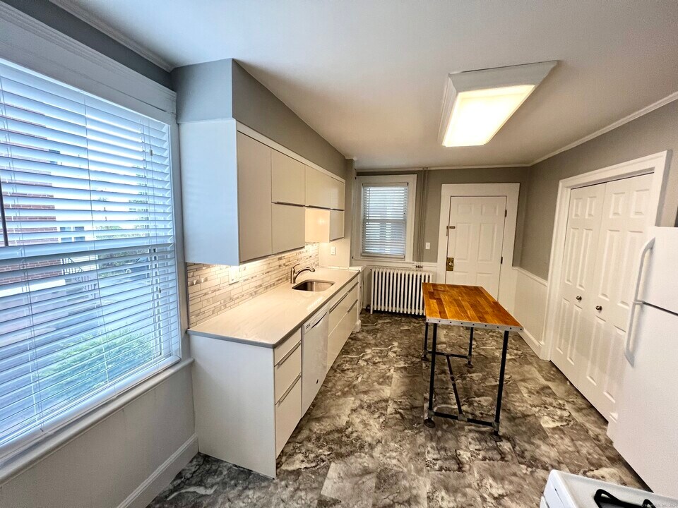 526 High St in Middletown, CT - Building Photo