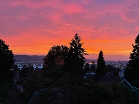 4253 Palatine Ave N in Seattle, WA - Building Photo