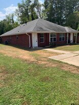 113 Elm Creek Dr in Maud, TX - Building Photo