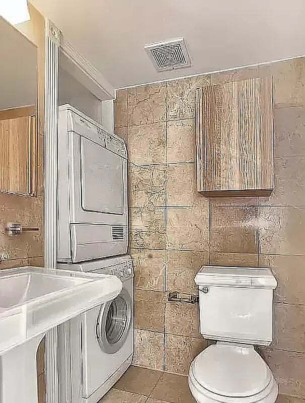 233 E 59th St, Unit 2B in New York, NY - Building Photo - Building Photo