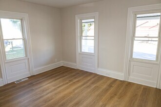 69 Mechanic St in Pawcatuck, CT - Foto de edificio - Building Photo