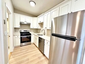 89 Cottage St in Boston, MA - Foto de edificio - Building Photo