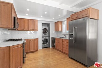 329 N Swall Dr in Beverly Hills, CA - Building Photo - Building Photo