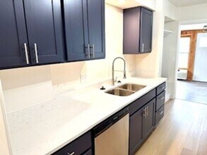 705 W Olin Ave in Madison, WI - Building Photo - Building Photo