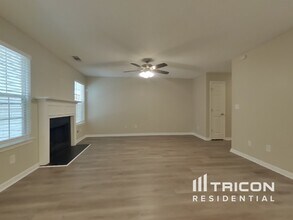 373 Hidden Creek Ln in Canton, GA - Building Photo - Building Photo