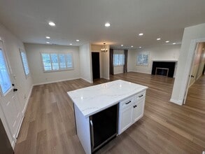 653 N Buena Vista St in Burbank, CA - Building Photo - Building Photo