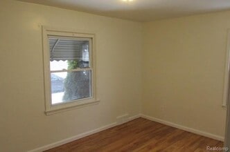 1310 Mill St in Lincoln Park, MI - Building Photo - Building Photo