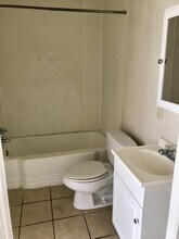 300 Corman Ave in Troy, AL - Foto de edificio - Building Photo