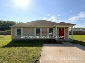 205 N 2nd St in Austin, AR - Building Photo