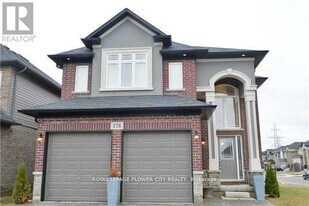 176 Medici Ln in Hamilton, ON - Building Photo