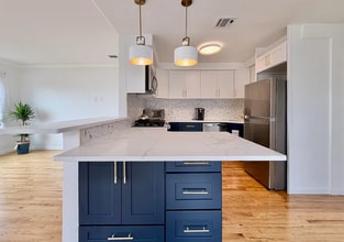 126 Ogden Ave. in Jersey City, NJ - Foto de edificio - Building Photo