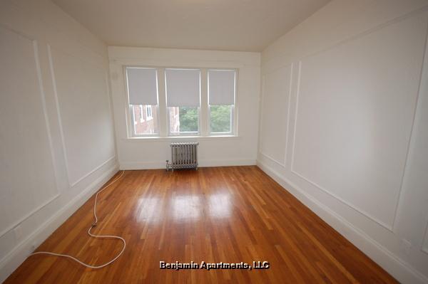 1334 Commonwealth Ave, Unit 10 in Boston, MA - Building Photo - Building Photo