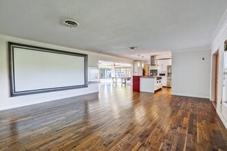 2740 NE 34th St in Fort Lauderdale, FL - Building Photo - Building Photo