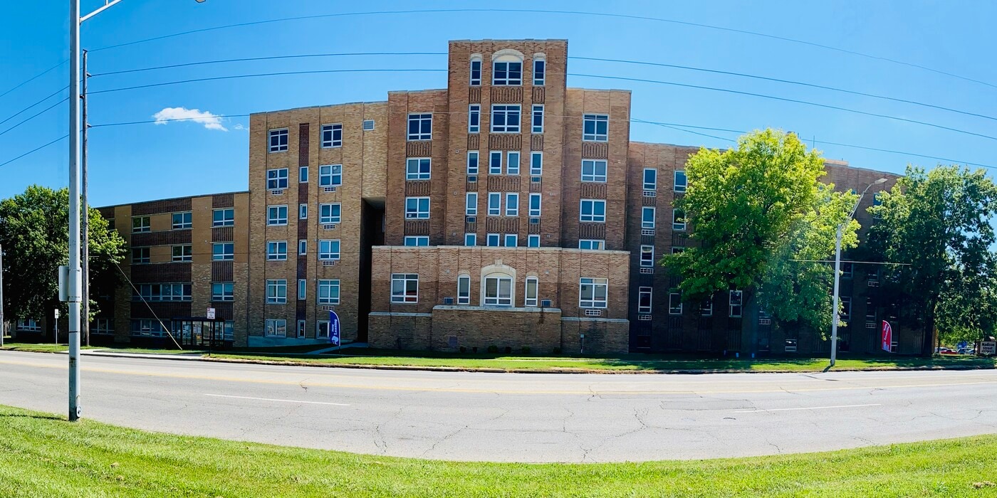 Madison Street Apartments in Topeka, KS - Building Photo