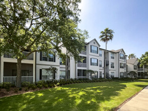 Westwood Reserve Apartments in Tampa, FL - Building Photo - Building Photo